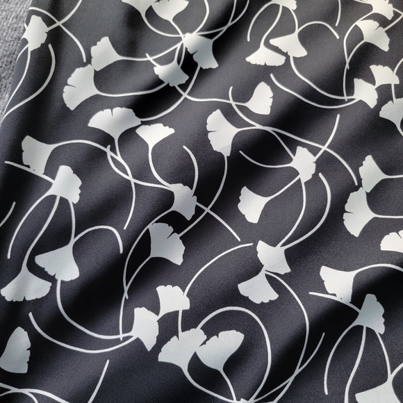 Anne Klein Sleeveless Blouse - Picture 6 of 8